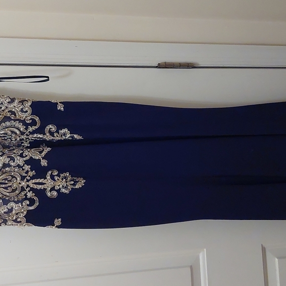Prom dress - Picture 2 of 5